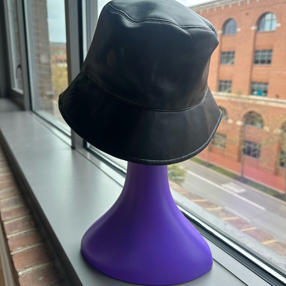Apparis Bucket Hat - Picture 3 of 4
